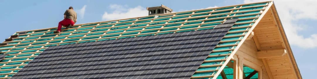 Ile kosztuje nowy dach? Poznaj ceny i czynniki wpływające na koszty