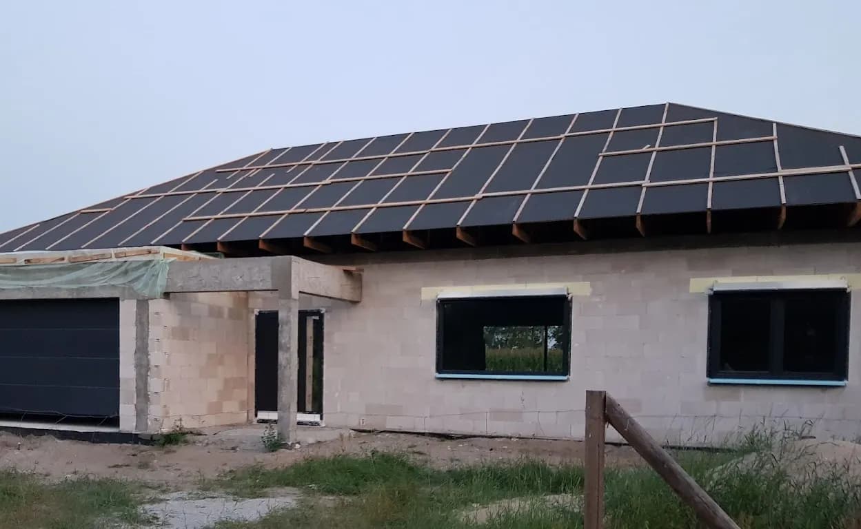 Jaka papa na dach? Porównanie rodzajów i ich zastosowanie w praktyce