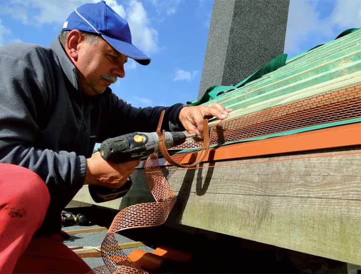 Jaka wkrętarka dla dekarza – uniknij błędów przy wyborze narzędzia