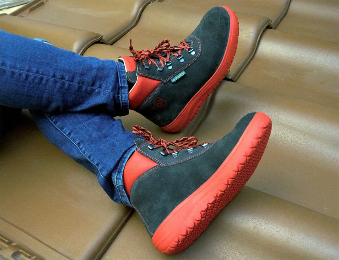 Jakie buty dla dekarza zapewnią bezpieczeństwo i komfort pracy