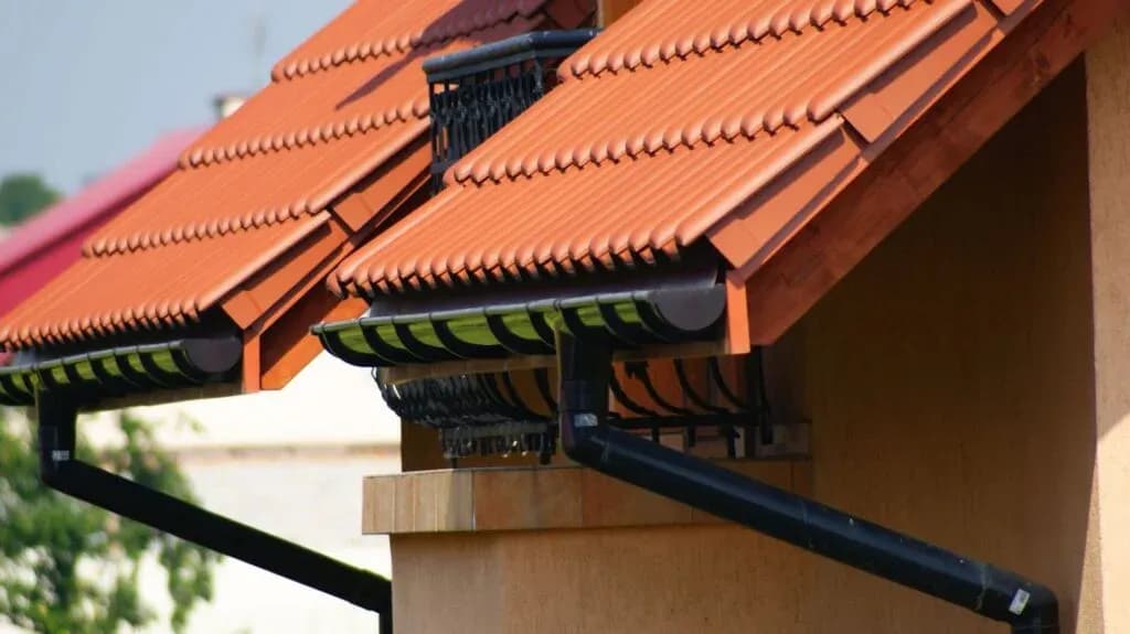 Jaka rynna 100 czy 125 - uniknij błędów przy wyborze rynny